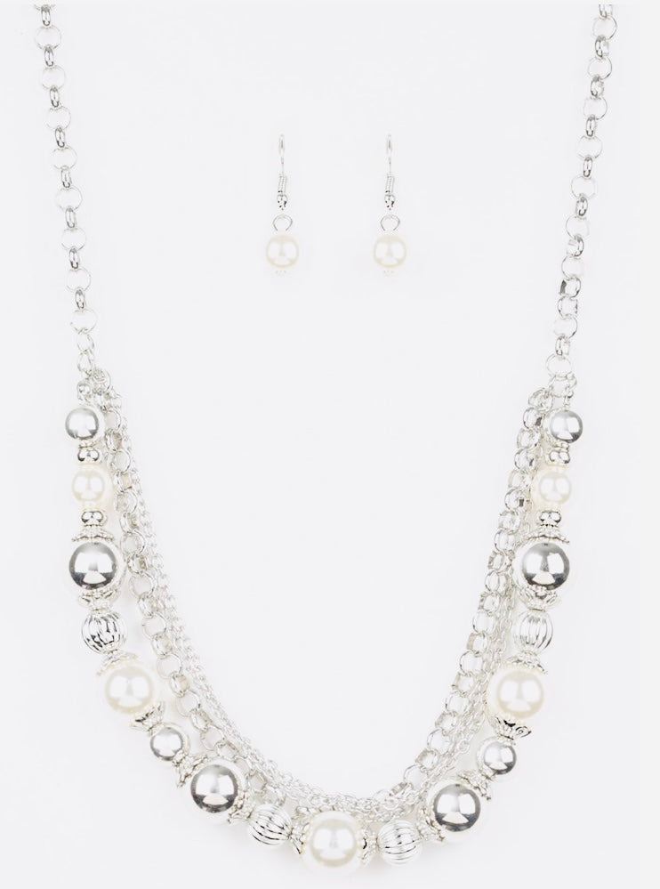 5th Avenue White Romance