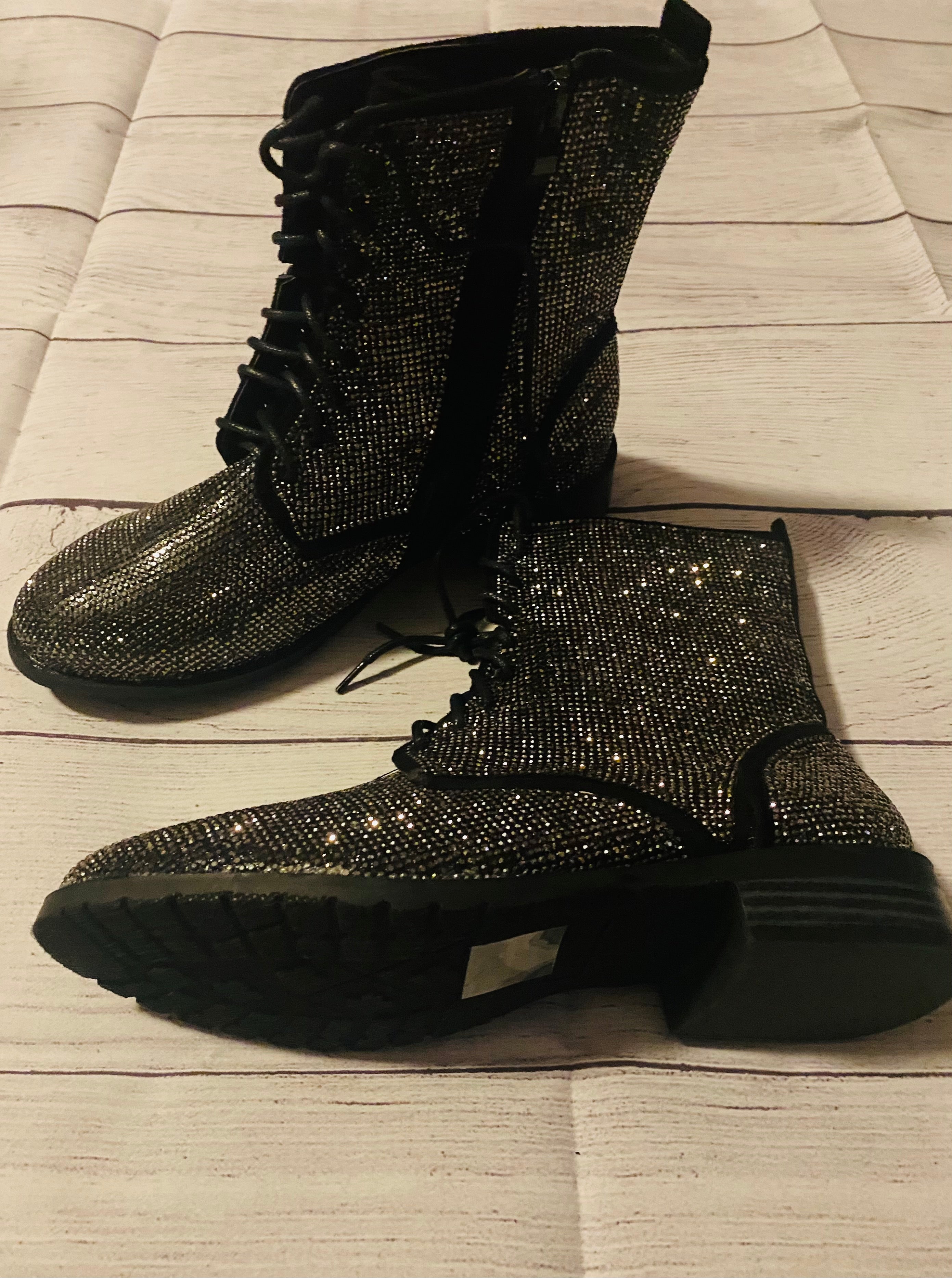 Sparkling Black Combat